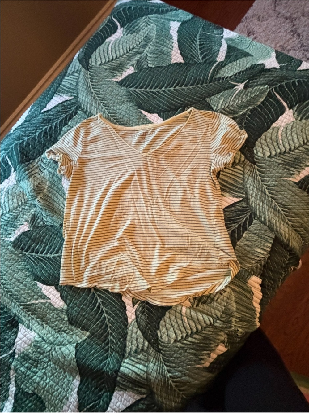 Aeropostale Striped yellow Short Sleeve V-Neck Top
